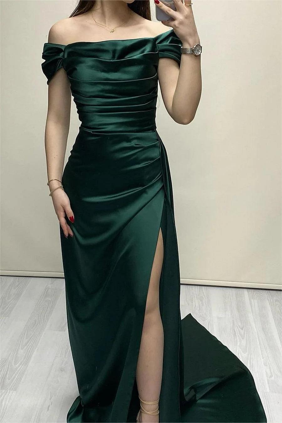 Charming Off The Shoulder Pleated Satin Long Formal Prom Dress Elegant Evening Gown Fashion Wedding Guest Party Dress With Slit