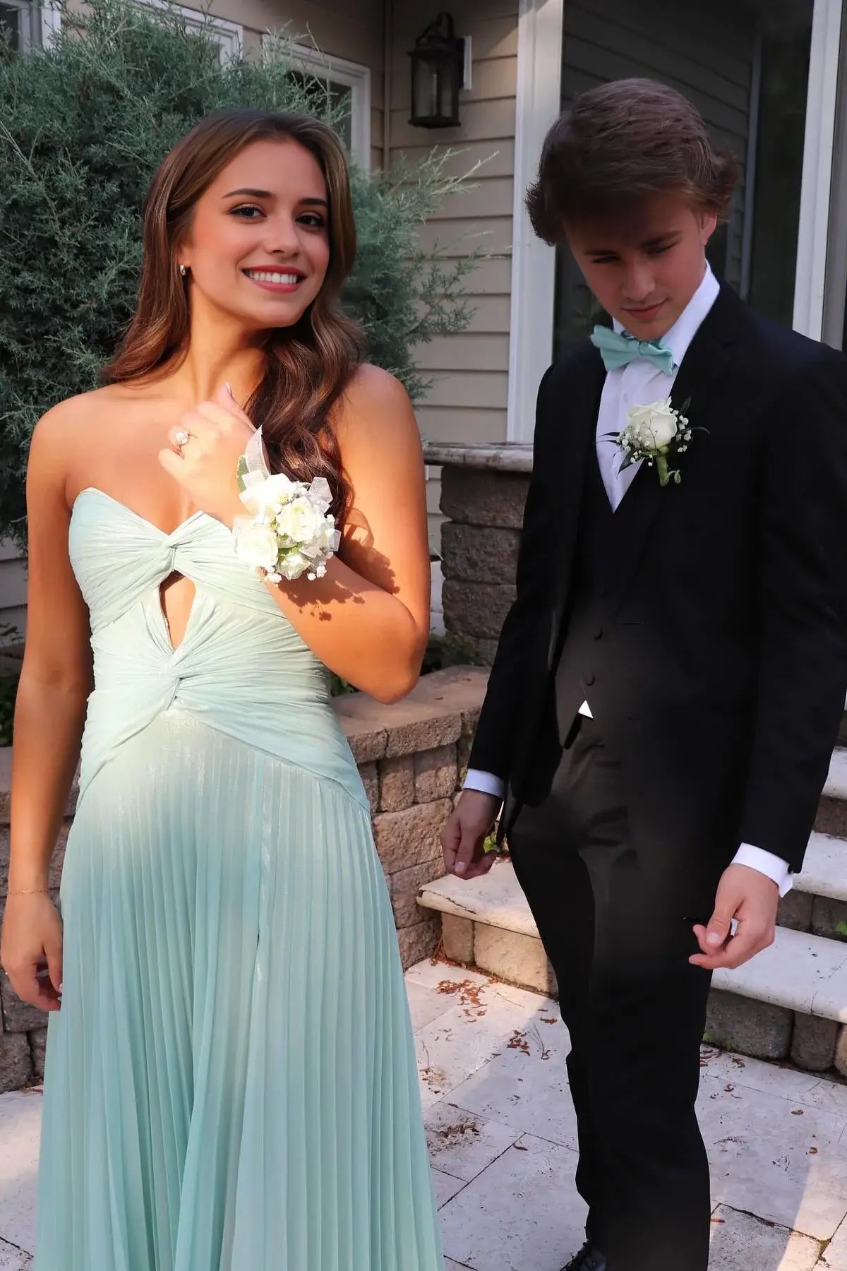 Elegant A Line Sweetheart Strapless Pleated Long Formal Prom Dress with Slit Charming Party Evening Gown