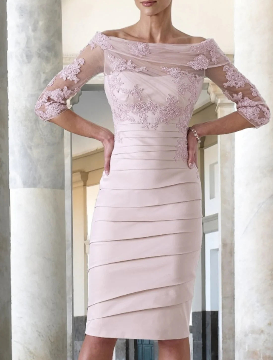 Sheath / Column Mother of the Bride Dress Wedding Guest Elegant Jewel Neck Knee Length Taffeta Half Sleeve with Appliques