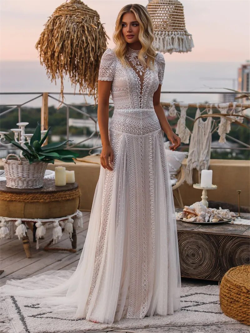 Beach Boho Wedding Dresses A-Line Illusion Neck Short Sleeve Court Train Lace Bridal Gowns