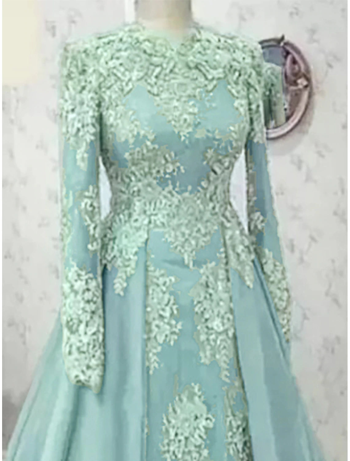 A-Line Mother of the Bride Dress Formal Elegant Party Jewel Neck Sweep / Brush Train Satin Lace Long Sleeve with Pleats  Pastel Green