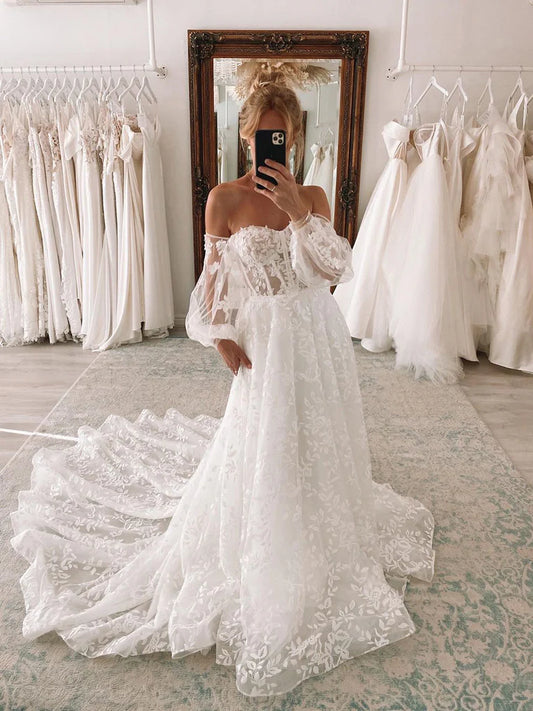 Sweetheart Neck Ball Gown Lace Wedding Dress With Detachable Puff Sleeves Beautiful