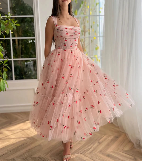 A-line Cherry Lace Appliques Prom Dresses for Women Tulle Wedding Dress lovely Homecoming Dress