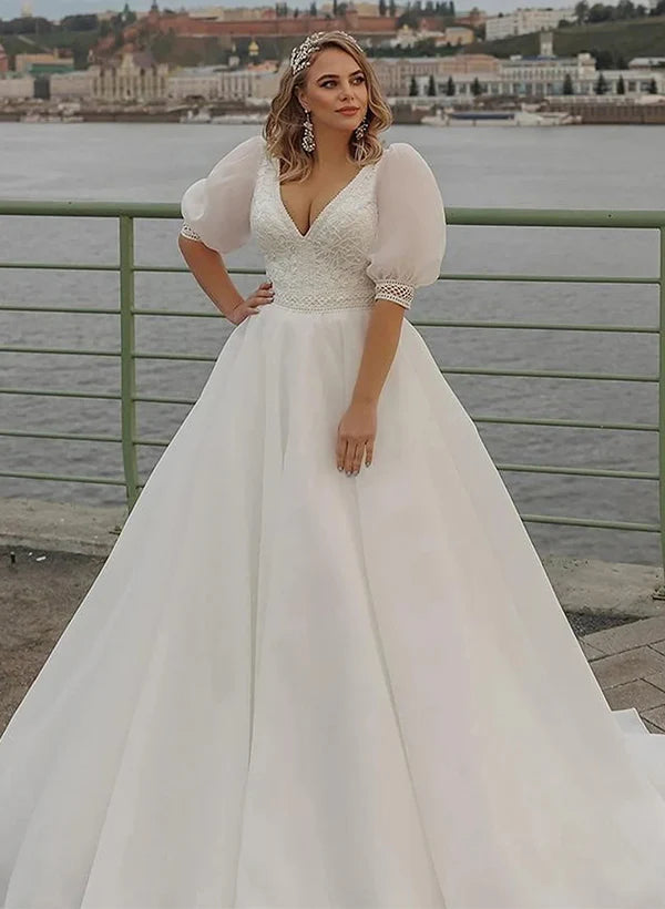 Boho Ball-Gown V-Neck Organza Wedding Dresses With Lace Appliques Sleeves Elegant