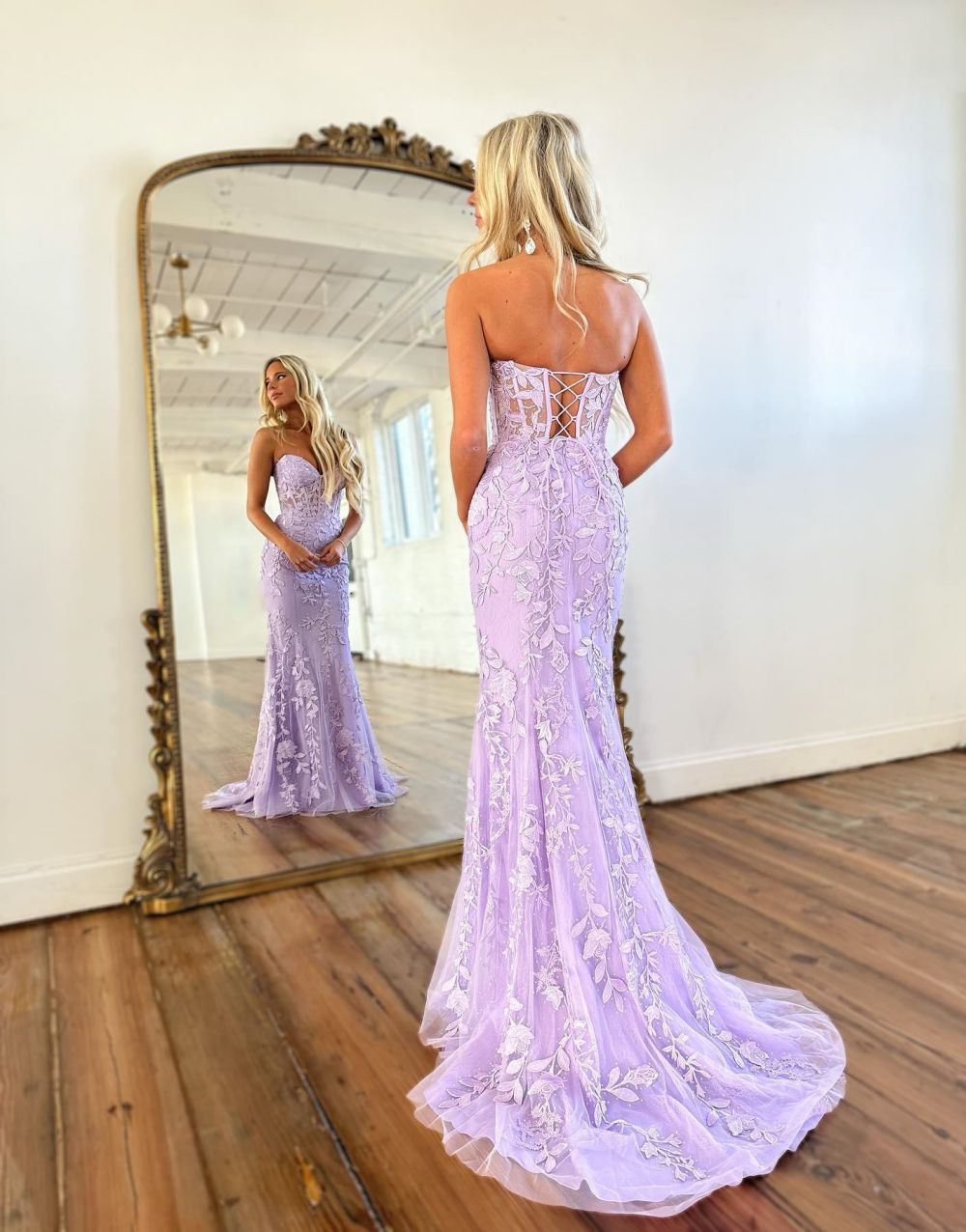 Lilac Mermaid Corset Back Long Prom Dress With Appliques Charming Evening Dress