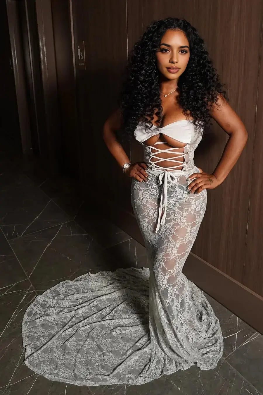 Sexy Mermaid Strapless Lace Cutout Front Lace Up Evening Gown Charming Formal Prom Dress Fashion Party Dress