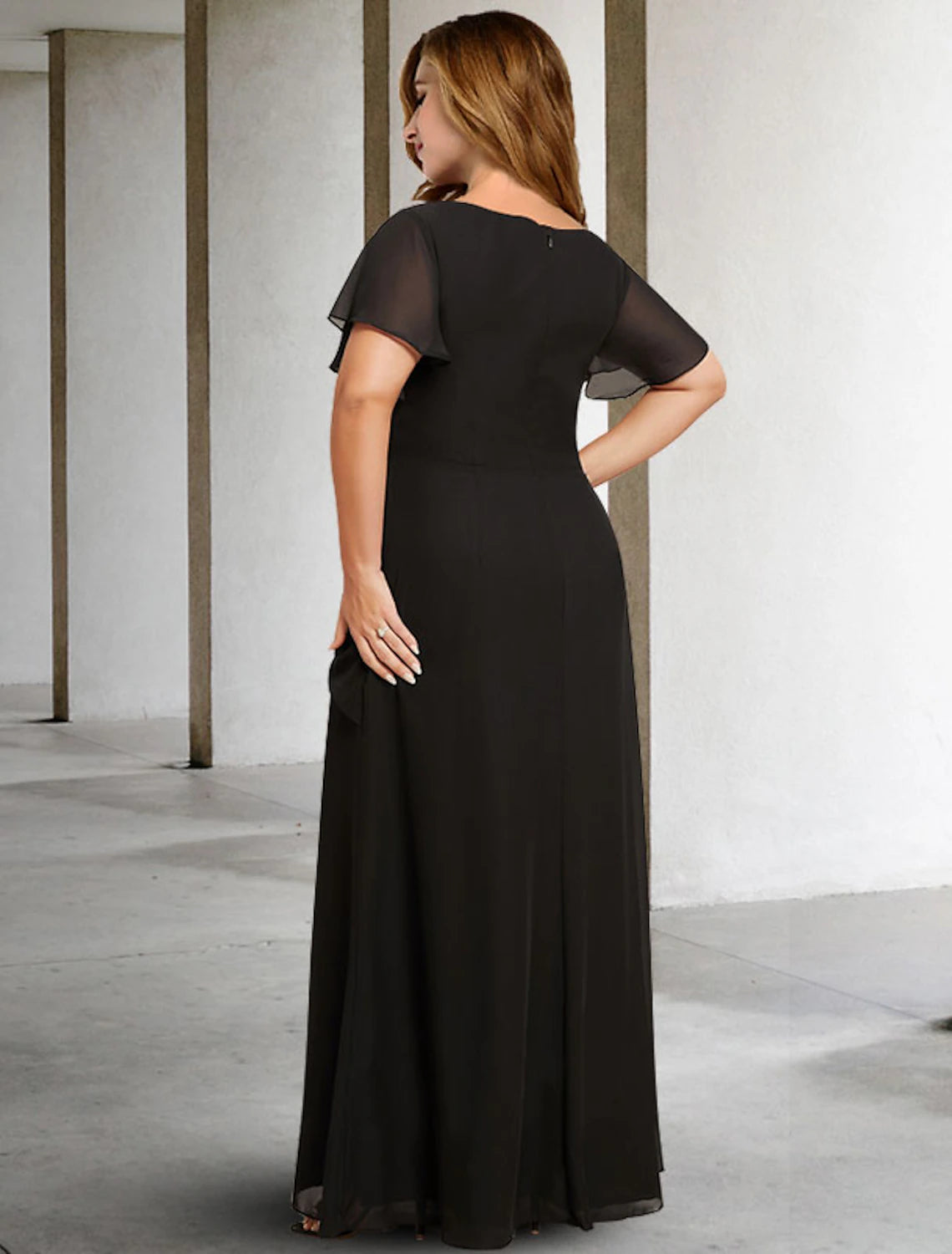 A-Line Mother of the Bride Dresses Plus Size Hide Belly Curve Elegant Dress Formal Floor Length Sleeveless Jewel Neck Chiffon with Ruched