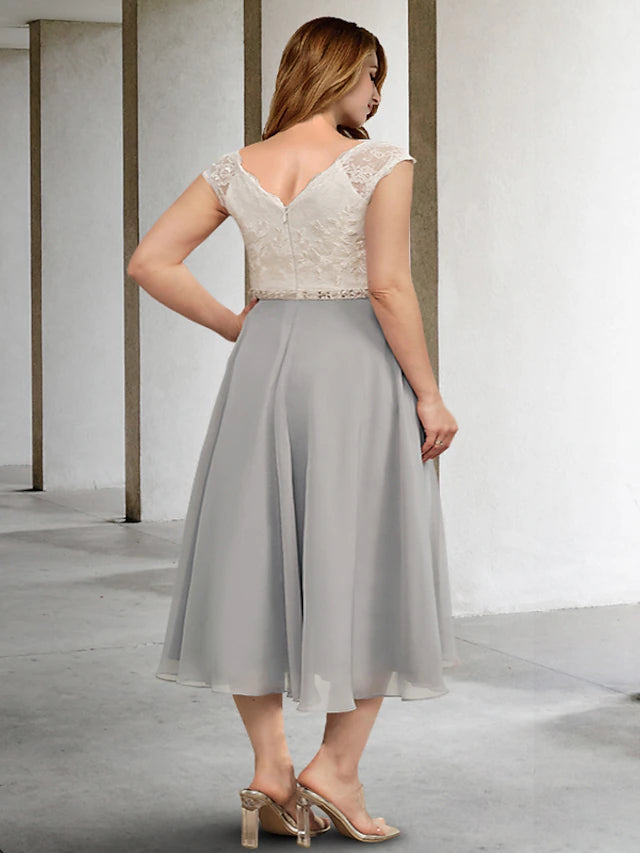 A-Line Plus Size Curve Mother of the Bride Dresses Elegant Dress Formal Tea Length Sleeveless V Neck Chiffon with Crystals