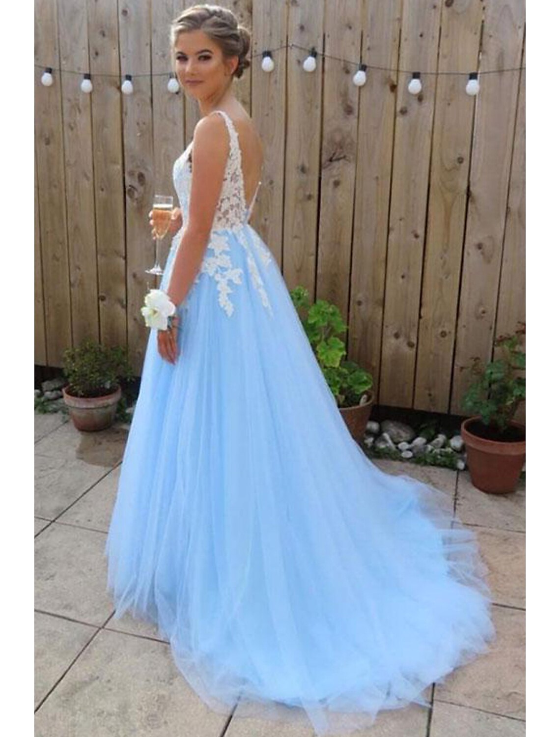 A-line/Princess V Neck Sleeveless Court Train Tulle Long Prom Dress With Appliqued