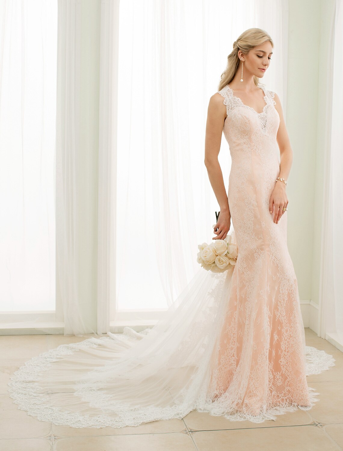 Hall Wedding Dresses Mermaid / Trumpet Plunging Neck Sleeveless Chapel Train Lace Bridal Gowns With Buttons