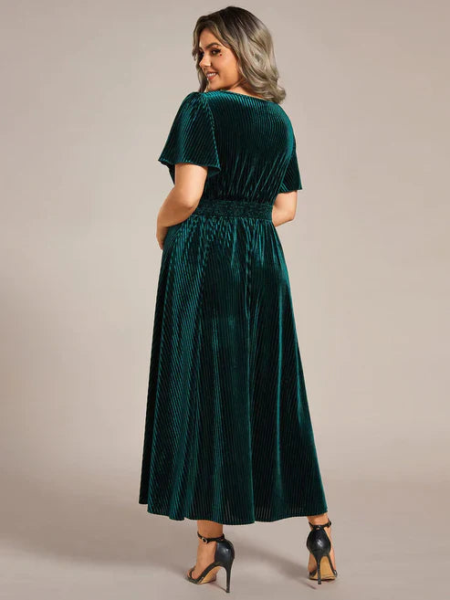 Plus Size A-line V-Neck Short Sleeve Pleated Velvet Fall Wedding Guest Dress/Prom Dresses  Party Dresses