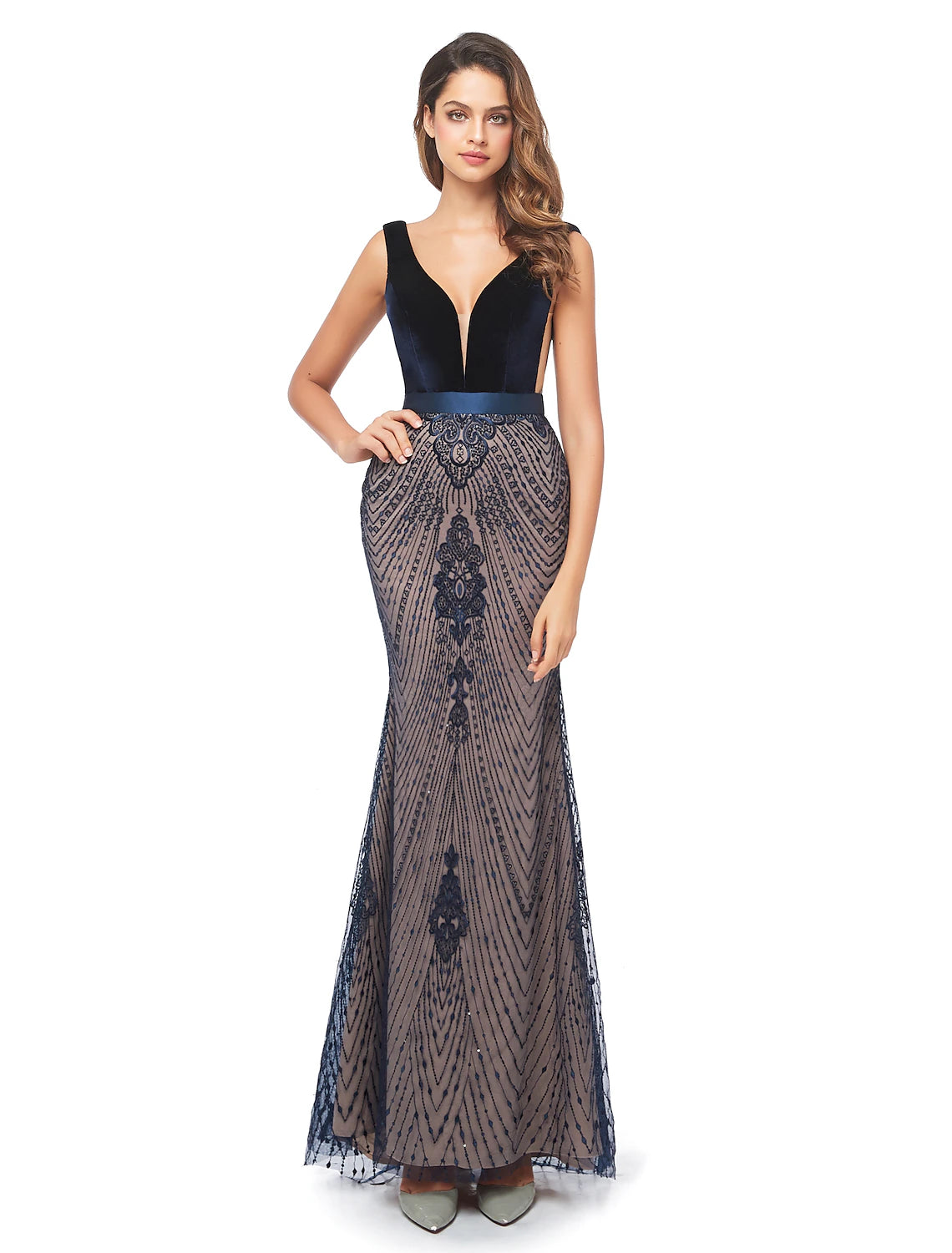Mermaid / Trumpet Evening Gown Luxurious Dress Formal Evening Sweep / Brush Train Sleeveless V Neck Fall Wedding Guest Velvet Backless