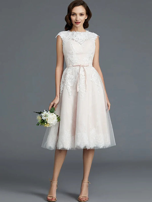 A-Line/Princess Sleeveless Bateau Knee-Length Tulle Wedding Dresses Short