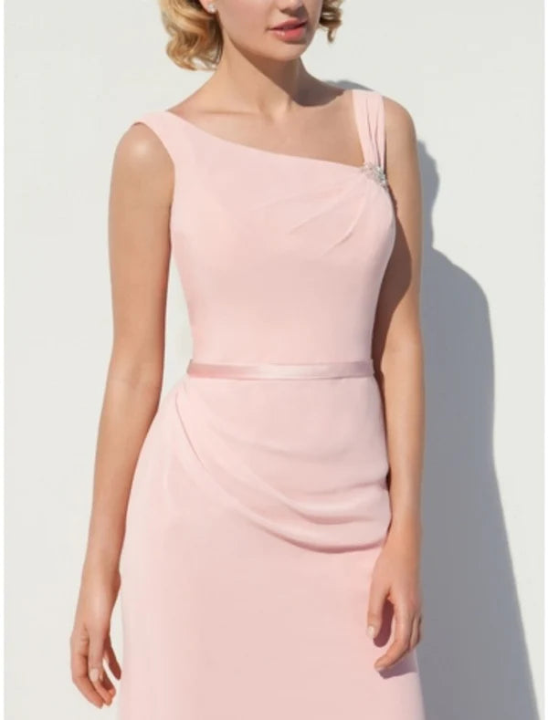 A-Line Bridesmaid Dress Scoop Neck Sleeveless Elegant Floor Length Chiffon with Split Front / Crystal Brooch