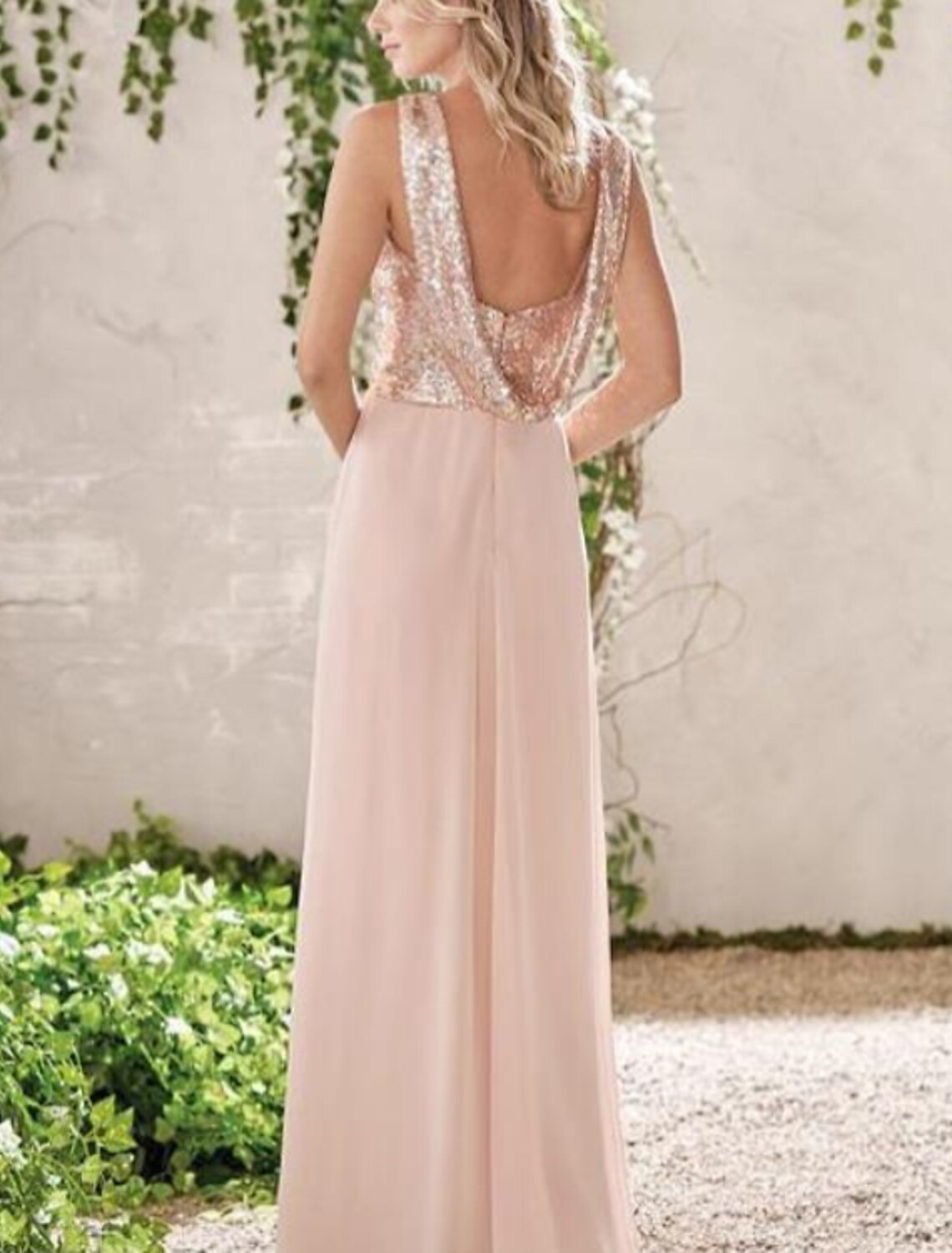 A-Line Bridesmaid Dress V Neck Sleeveless Elegant Floor Length Chiffon / Sequined