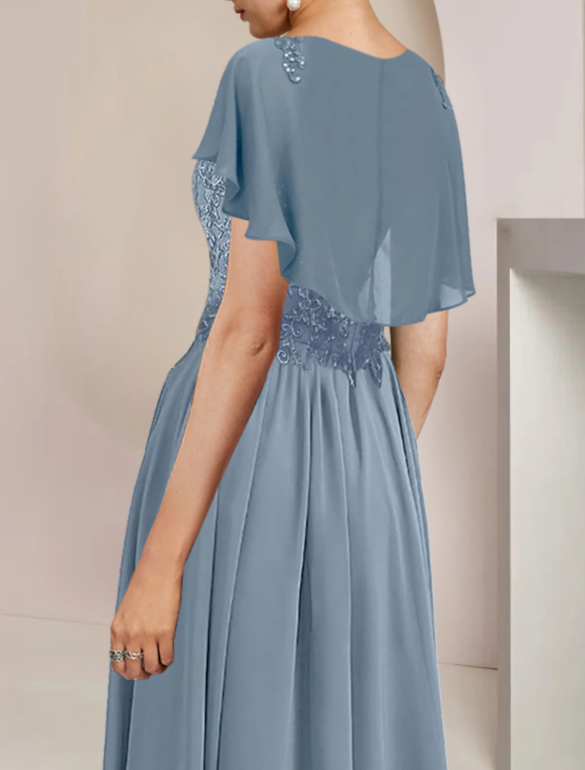 A-Line Mother of the Bride Dress Elegant Scoop Neck Tea Length Chiffon Lace Sleeveless with Beading