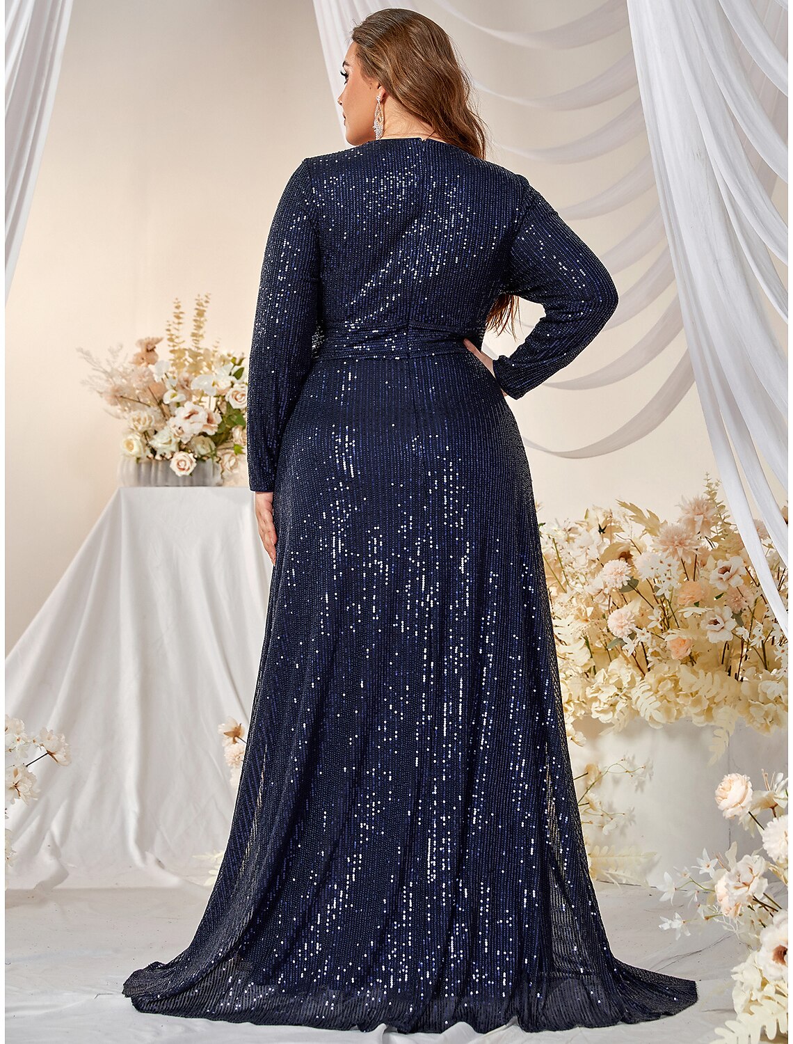 A-Line Evening Gown Plus Size Dress Formal Sweep / Brush Train Long Sleeve V Neck Polyester with Sequin