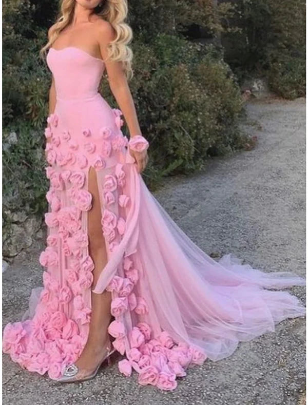Charming A-Line Strapless Formal Prom Dresses Court Train Sleeveless Tulle Elegant Evening Party Dress with Slit and Flowers