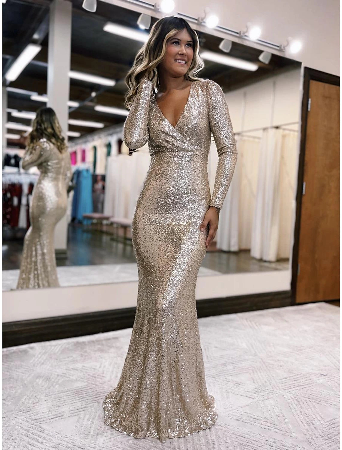 Mermaid / Trumpet Evening Gown Sparkle & Shine Dress Formal Prom Floor Length Long Sleeve V Neck Sequined