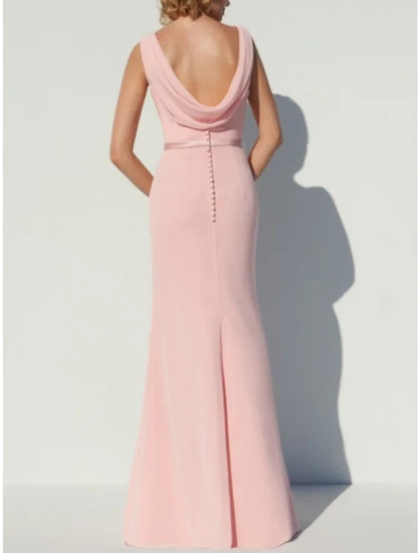A-Line Bridesmaid Dress Scoop Neck Sleeveless Elegant Floor Length Chiffon with Split Front / Crystal Brooch
