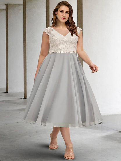 A-Line Plus Size Curve Mother of the Bride Dresses Elegant Dress Formal Tea Length Sleeveless V Neck Chiffon with Crystals