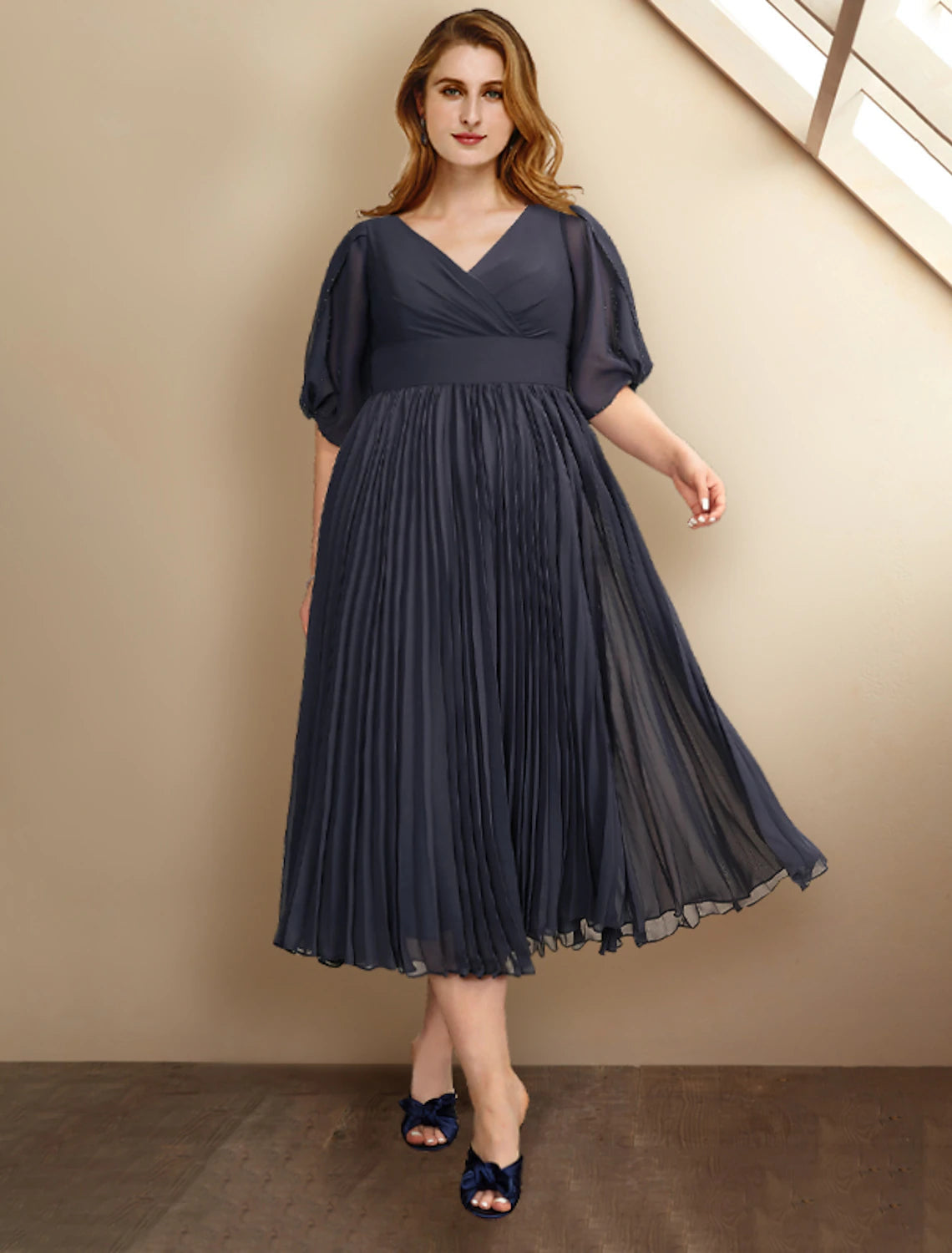 A-Line Mother of the Bride Dresses Plus Size Hide Belly Curve Elegant Dress Formal Tea Length Short Sleeve V Neck Chiffon