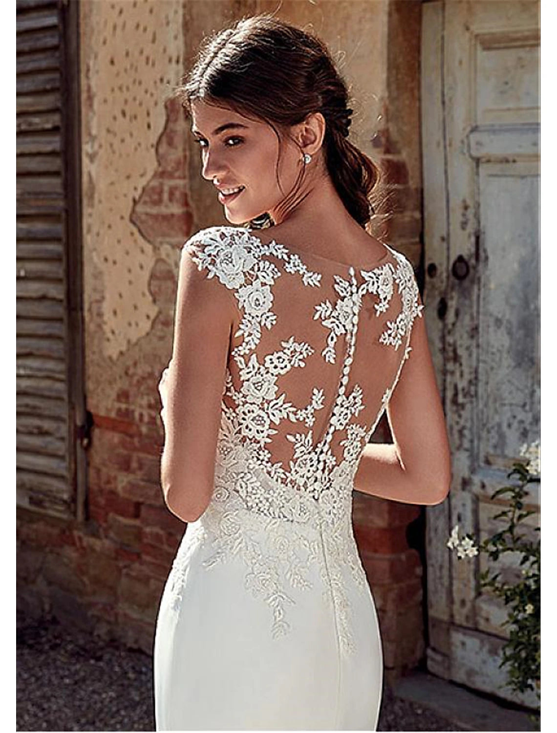 Beach Open Back Wedding Dresses Court Train Mermaid / Trumpet Cap Sleeve Illusion Neck Chiffon