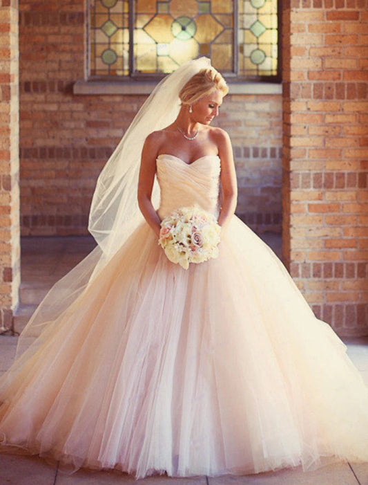 Engagement Formal Wedding Dresses Ball Gown Sweetheart Strapless Court Train Tulle Bridal Gowns