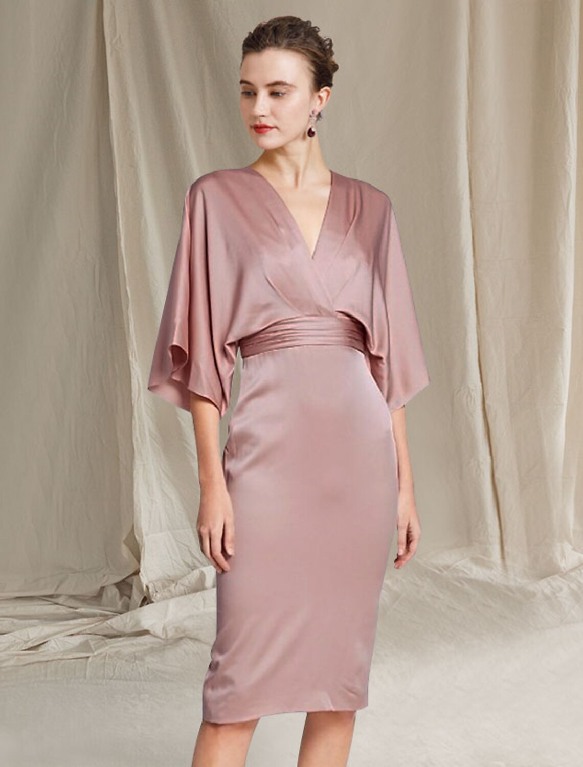 Sheath / Column Mother of the Bride Dress Elegant Sexy V Neck Knee Length Charmeuse Half Sleeve with Ruched Split Front