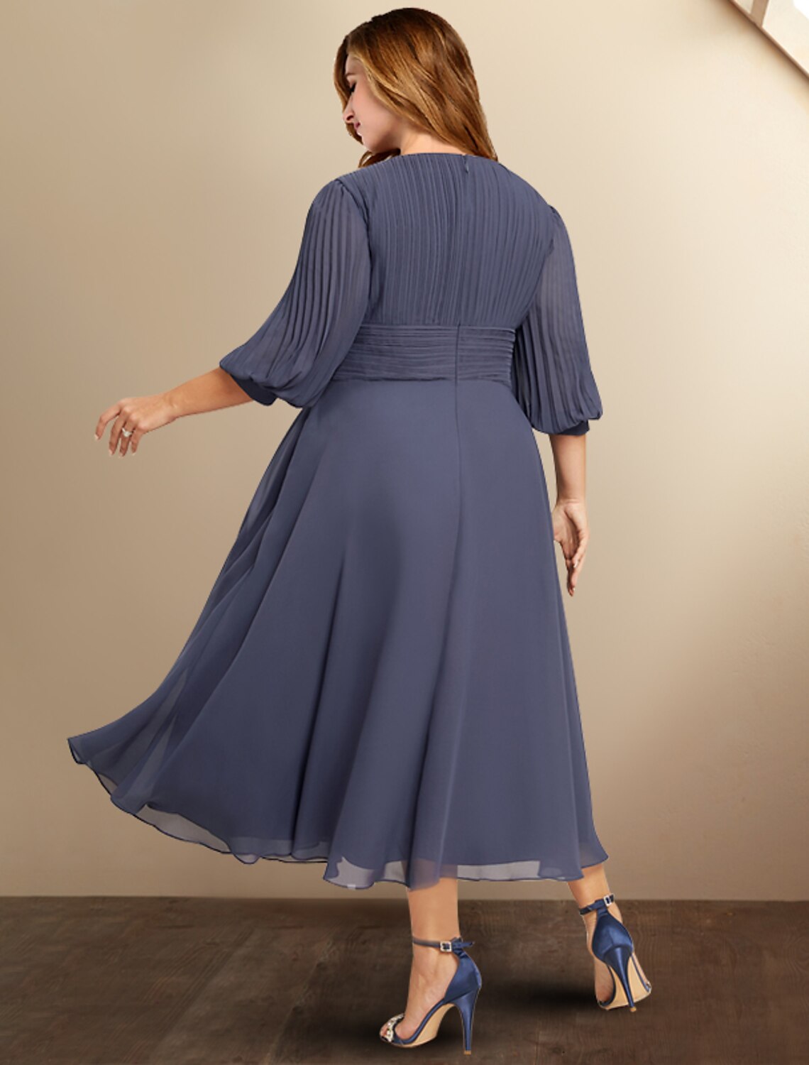 A-Line Mother of the Bride Dresses Plus Size Hide Belly Curve Elegant Dress Formal Tea Length Half Sleeve V Neck Chiffon with Pleats