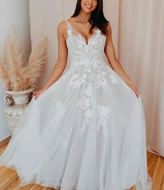 Elegant V-neck A-line Wedding Dresses Tulle Appliqued Gowns Floor Length Beautiful