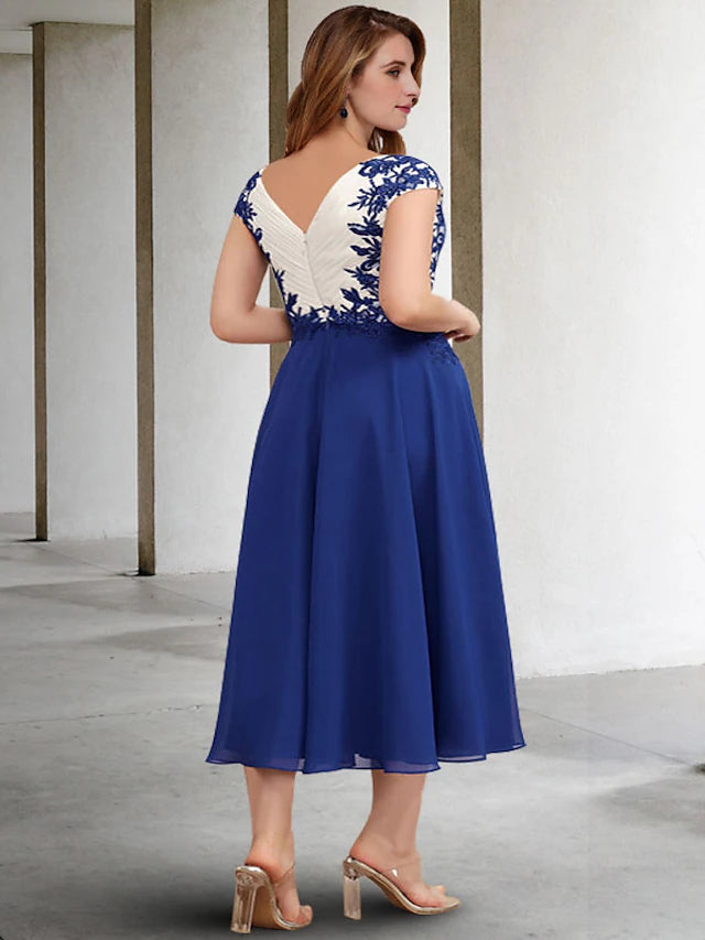 A-Line Plus Size Curve Mother of the Bride Dresses Color Block Dress Formal Tea Length Sleeveless V Neck Chiffon with Appliques