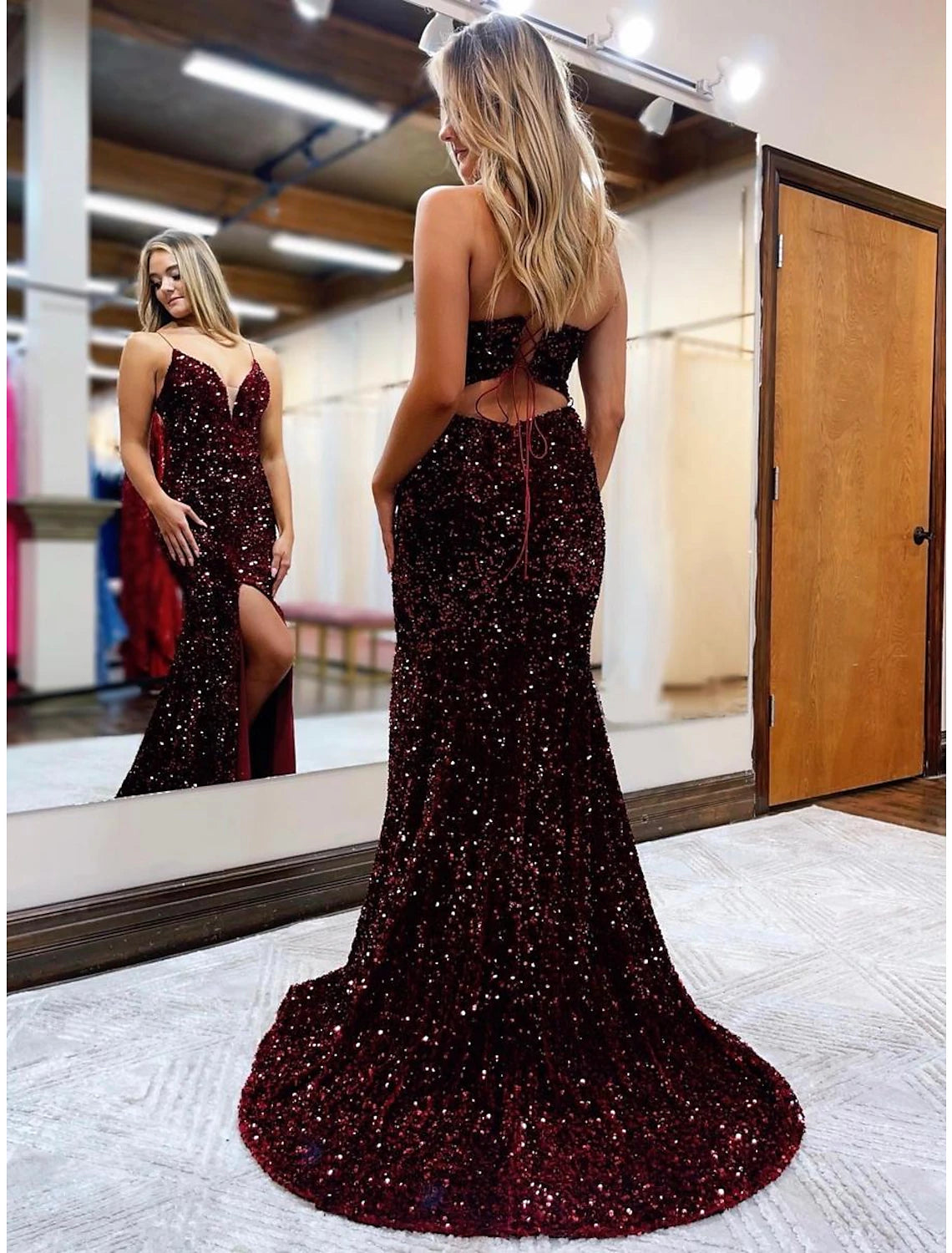 Mermaid / Trumpet Prom Dresses Sparkle & Shine Dress Formal Wedding Party Court Train Sleeveless V Neck Sequined Backless