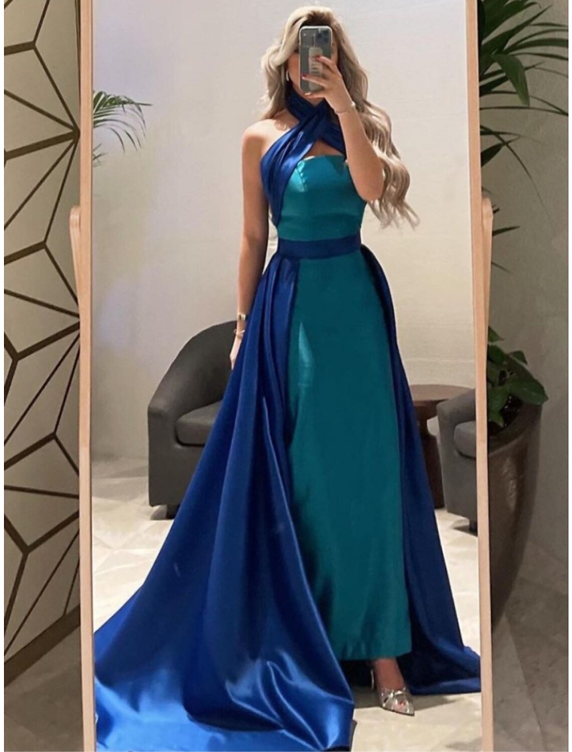 A-Line Evening Gown Elegant Dress Formal Court Train Sleeveless Halter Neck Satin