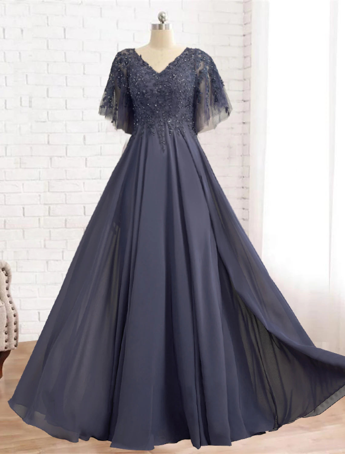 A-Line Mother of the Bride Dress Plus Size Elegant V Neck Floor Length Chiffon Lace Short Sleeve