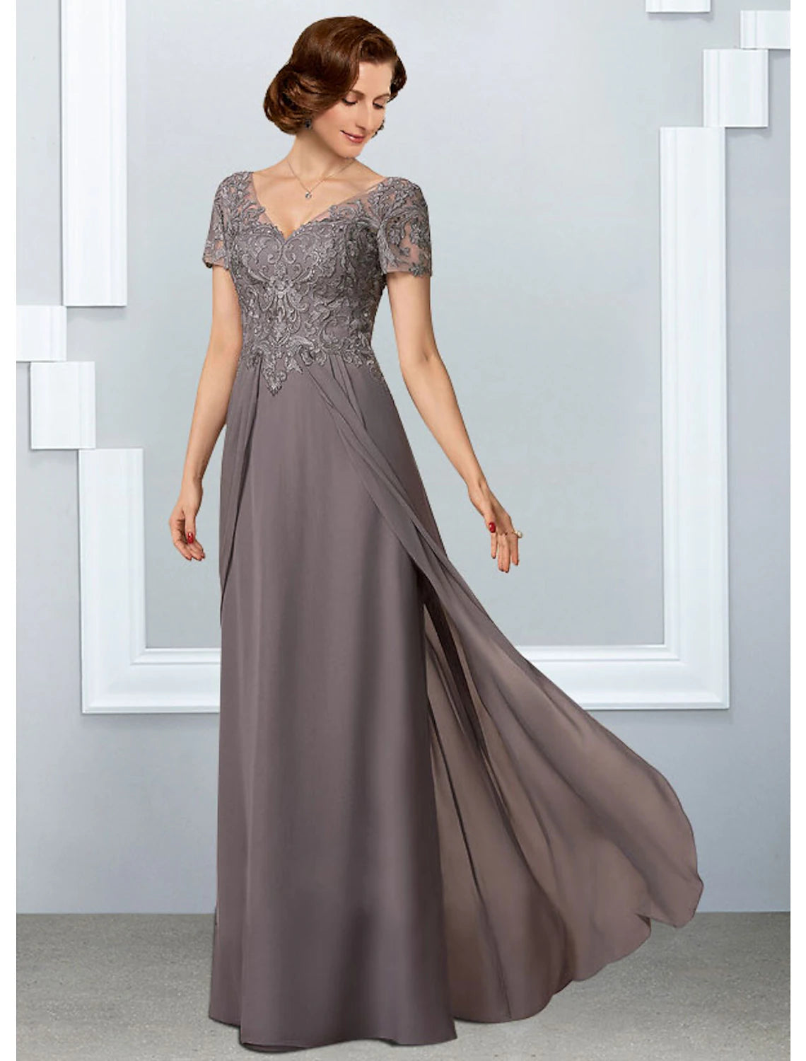 A-Line Mother of the Bride Dress Elegant V Neck Floor Length Chiffon Lace Short Sleeve with Pleats